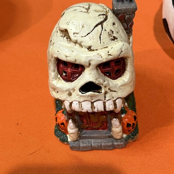 Halloween Skull and Pumpkin Decor set - Picture 8 of 16